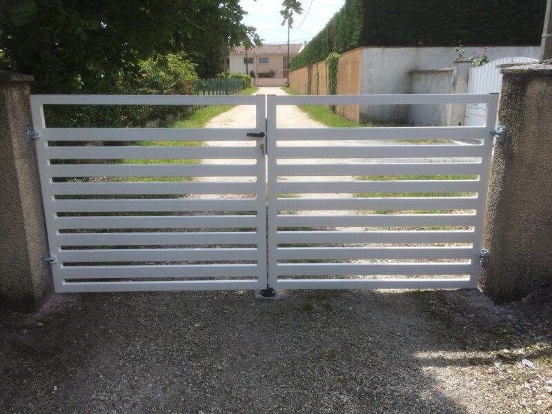 Portail acier galvanisé modèle Athènes — Gironde n°2 - photo 1 - Ludovic Lecourt, metallier Bordeaux Gironde