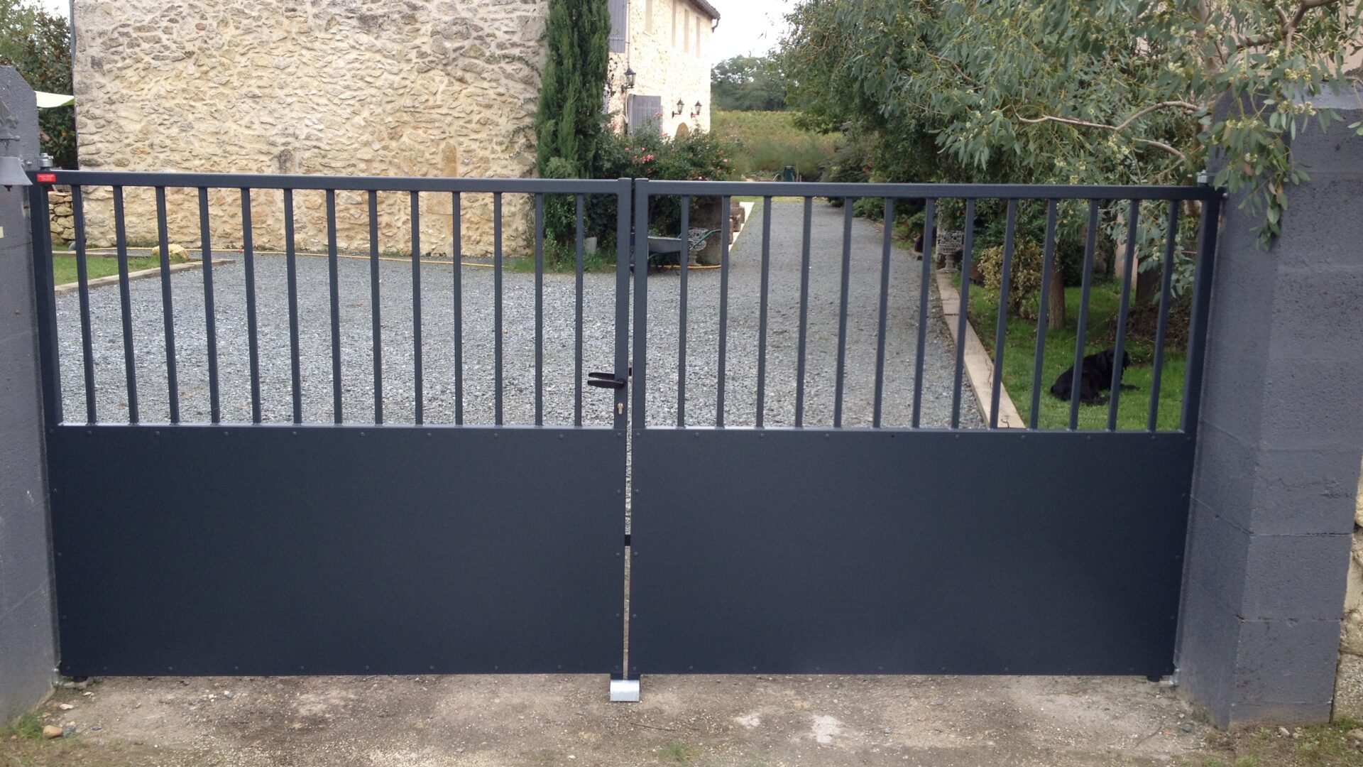 Portail acier galvanisé modèle Dublin — Gironde n°7 - photo 1 - Ludovic Lecourt, metallier Bordeaux Gironde