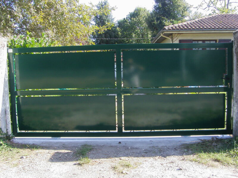 Portail acier galvanisé modèle Paris — Gironde n°2 - photo 1 - Ludovic Lecourt, metallier Bordeaux Gironde
