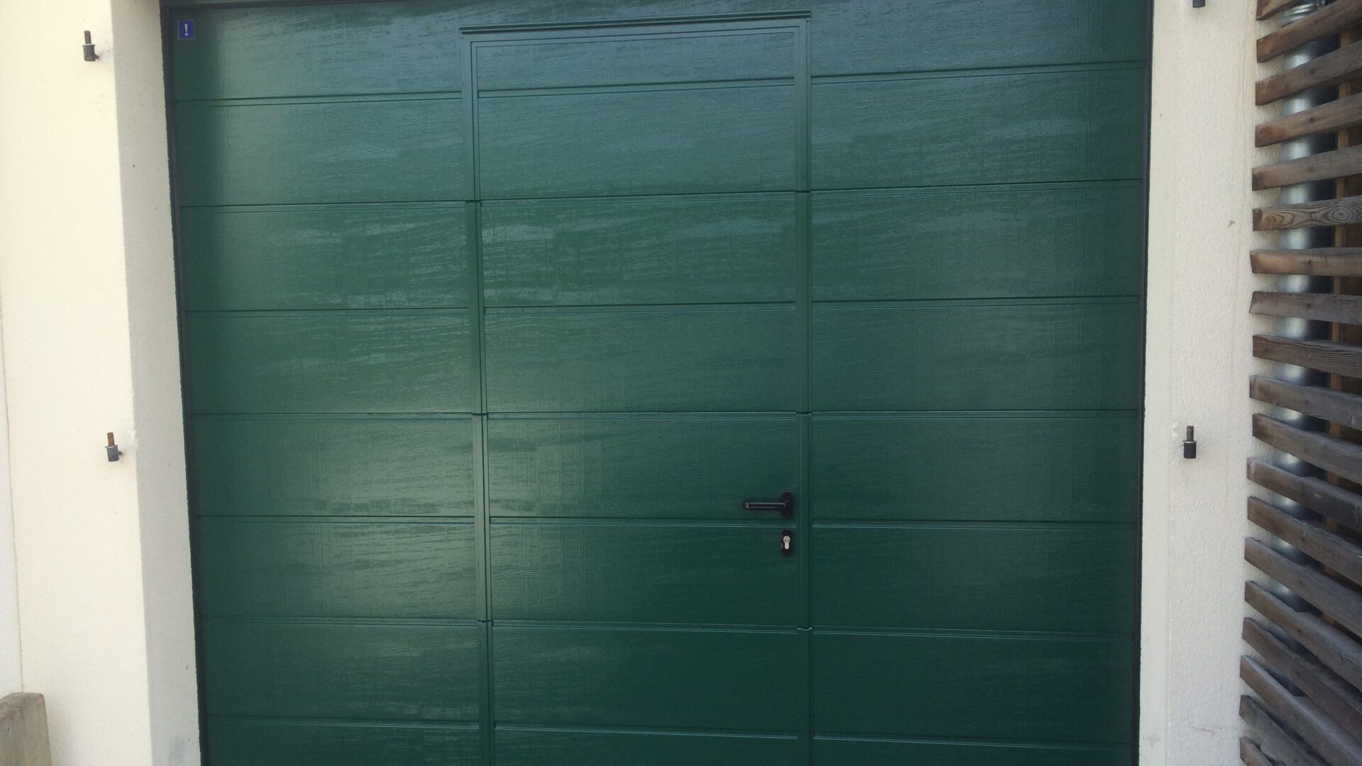 Porte sectionnelle acier — Gironde n°2 - photo 2 - Ludovic Lecourt, metallier Bordeaux Gironde