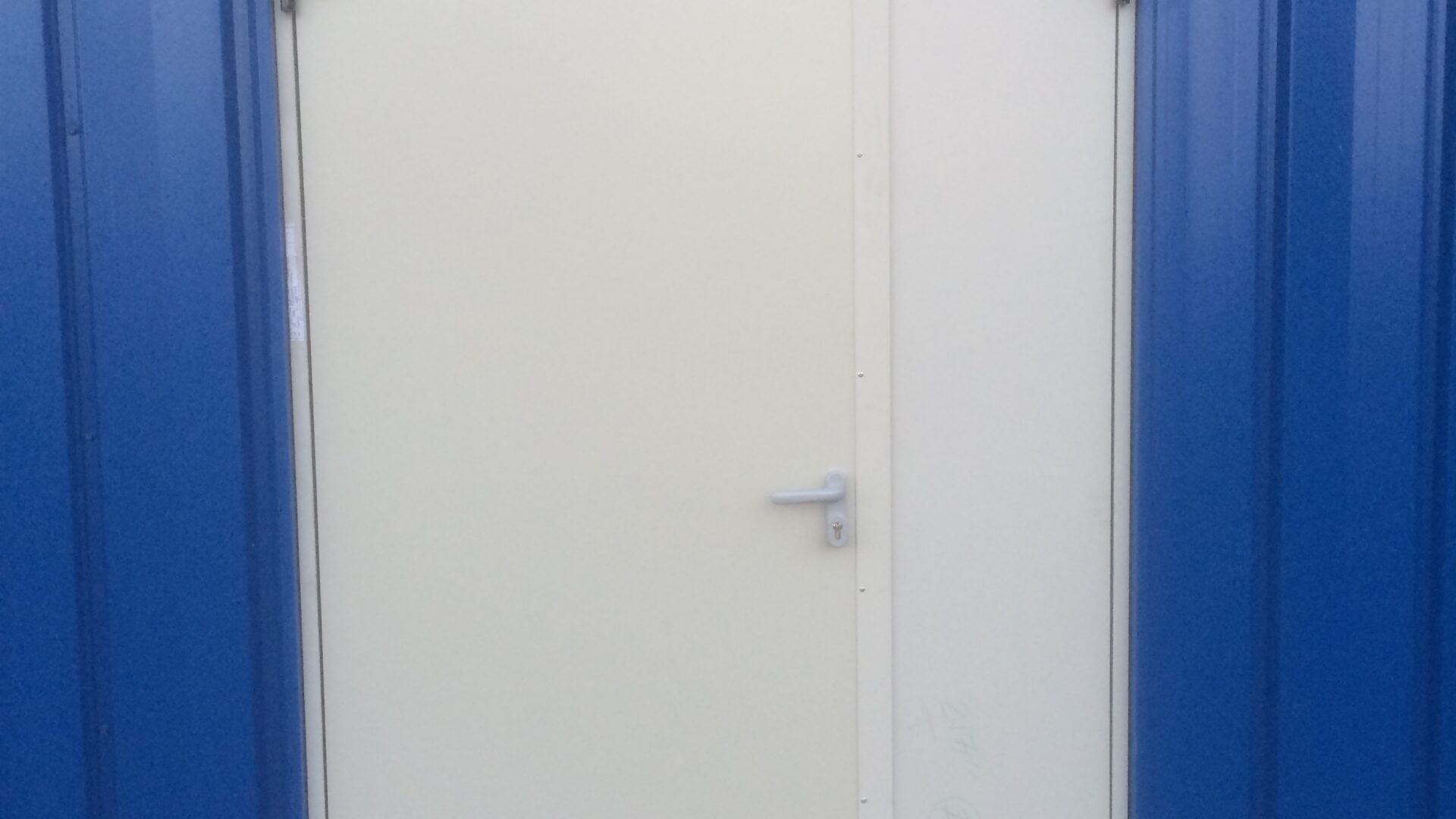 Porte sectionnelle acier — Gironde n°5 - photo 3 - Ludovic Lecourt, metallier Bordeaux Gironde